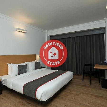 Golden Parkk Hotel Kolkata Bagian luar foto