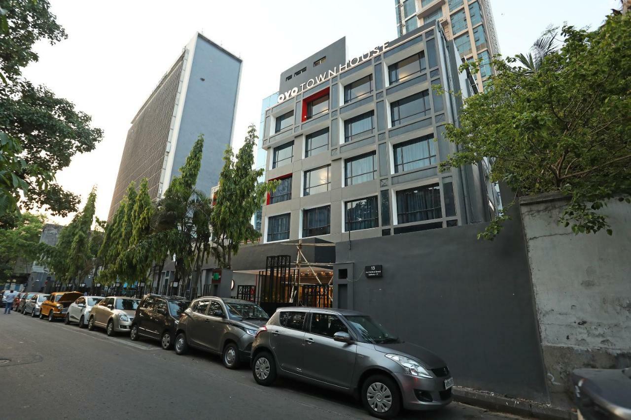 Golden Parkk Hotel Kolkata Bagian luar foto