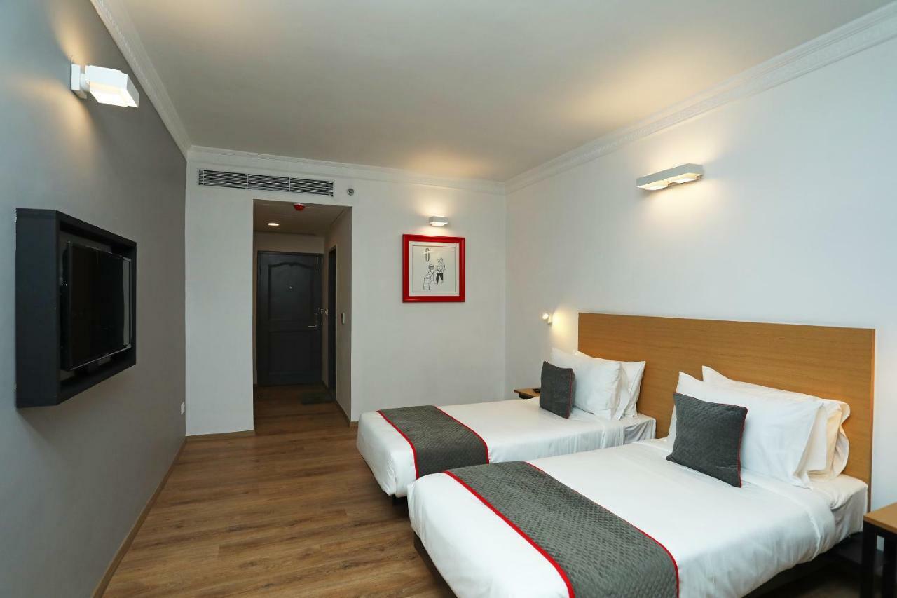 Golden Parkk Hotel Kolkata Bagian luar foto
